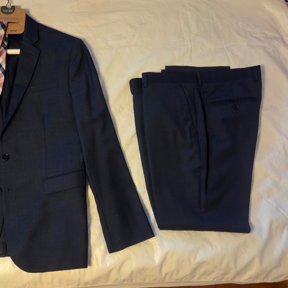 Express Men's Photographer Navy Suit Jacket and Pants, size 40S & 31/30, w/ tie - Picture 3 of 6